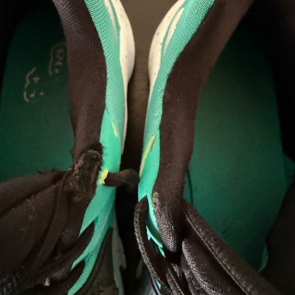 Nike Sneakers Size 8 1/2 - Picture 3 of 16